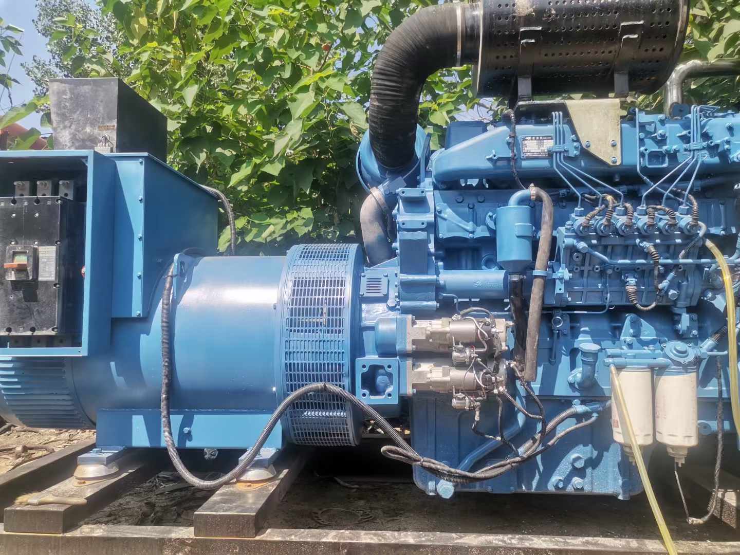 和龙详细说明降低 800kW 柴油发电机输出电流波动的方法