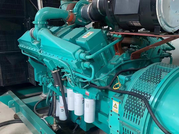 和龙更换100kW柴油发电机组机油时，需要注意哪些事项？